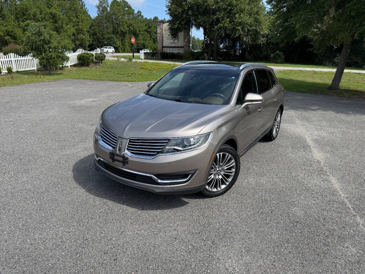 Used 2018 Lincoln MKX Reserve w/ Lincoln MKX Climate Package FWD image 31