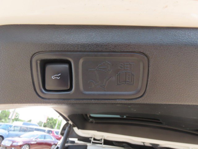 Used 2021 Lincoln Navigator L Reserve w/ Luxury Package AWD/4WD image 13