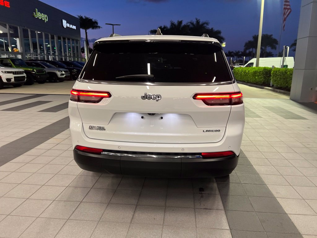 Used 2023 Jeep Grand Cherokee L Laredo RWD image 5