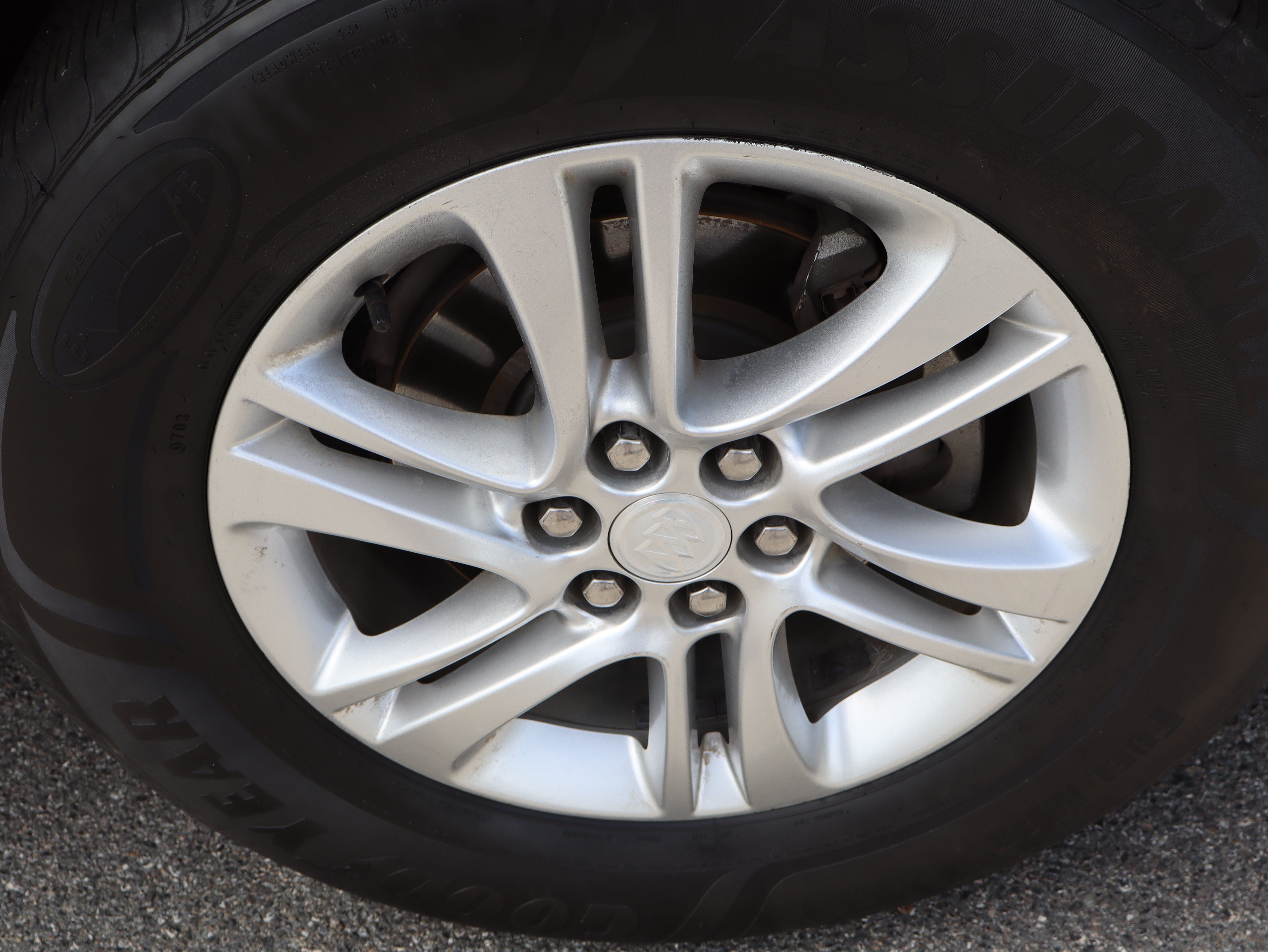 Used 2019 Buick Enclave Essence FWD image 15
