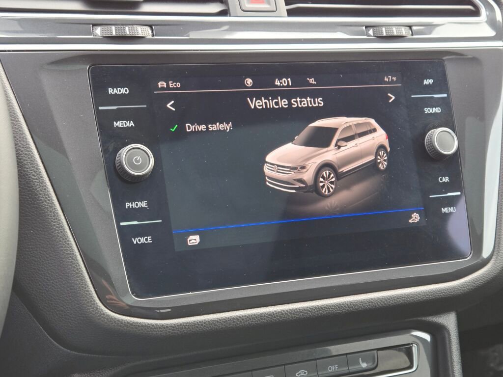Used 2024 Volkswagen Tiguan Wolfsburg Edition image 35
