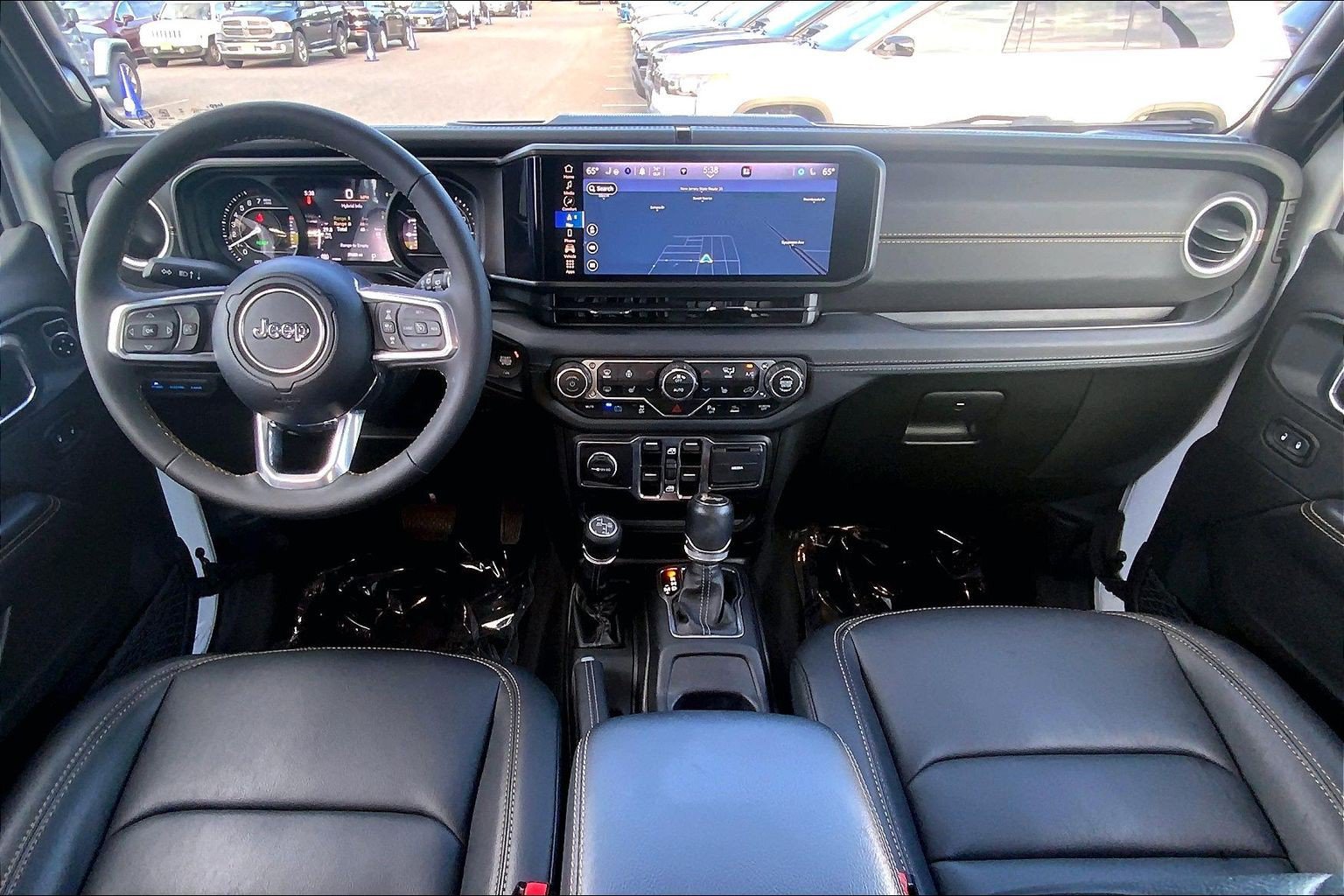 Certified 2024 Jeep Wrangler Unlimited Sahara w/ Technology Group AWD/4WD image 15