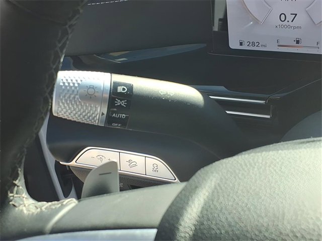 Used 2025 Genesis GV80 2.5T Standard image 16