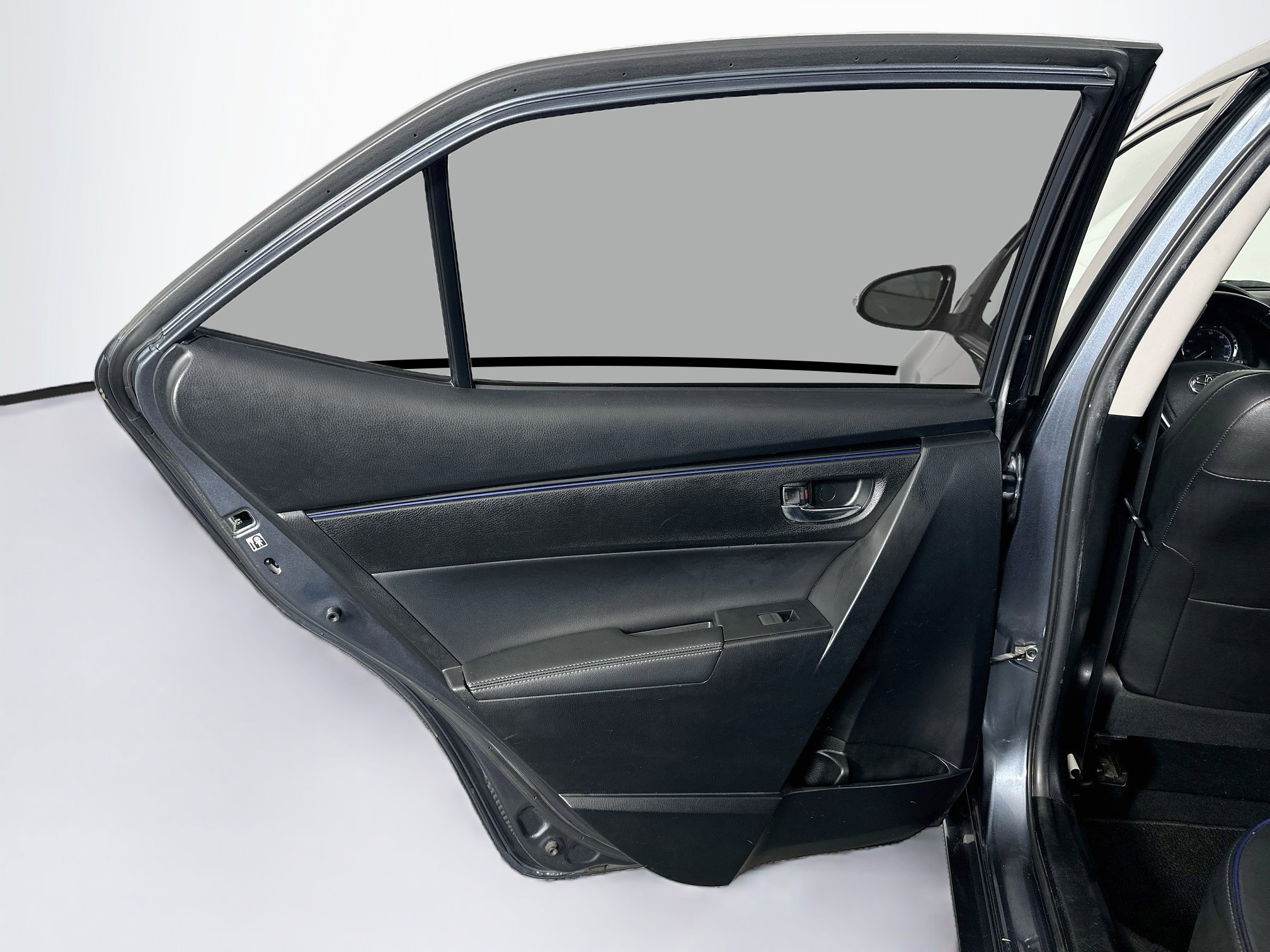 Used 2019 Toyota Corolla SE w/ Carpet Mat Package (TMS) FWD image 25