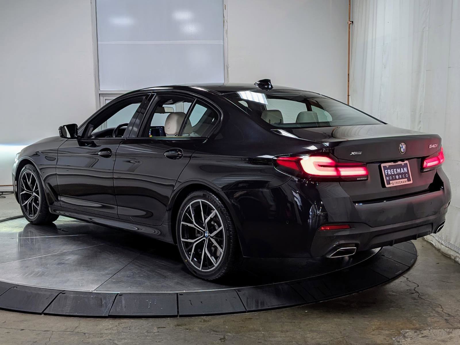 Used 2023 BMW 540i xDrive w/ M Sport Package image 7