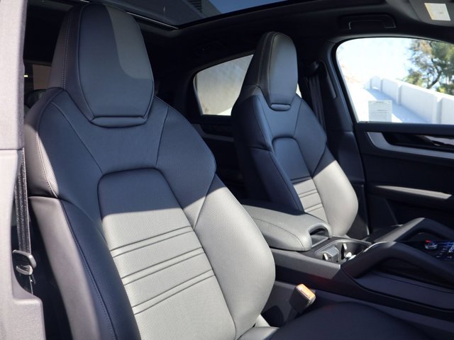 New 2026 Porsche Cayenne Coupe image 24