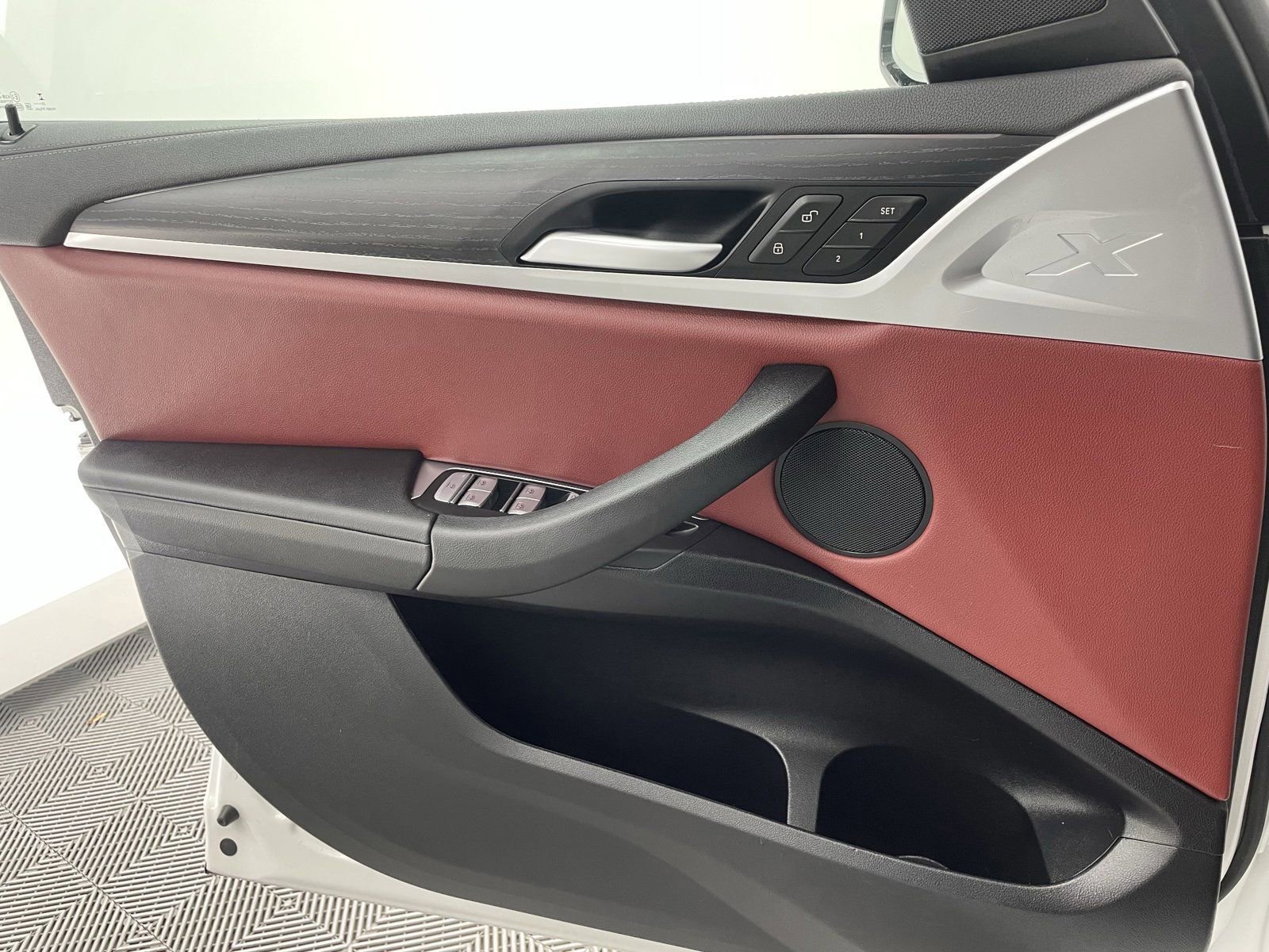 Used 2024 BMW X3 M40i w/ Premium Package image 25