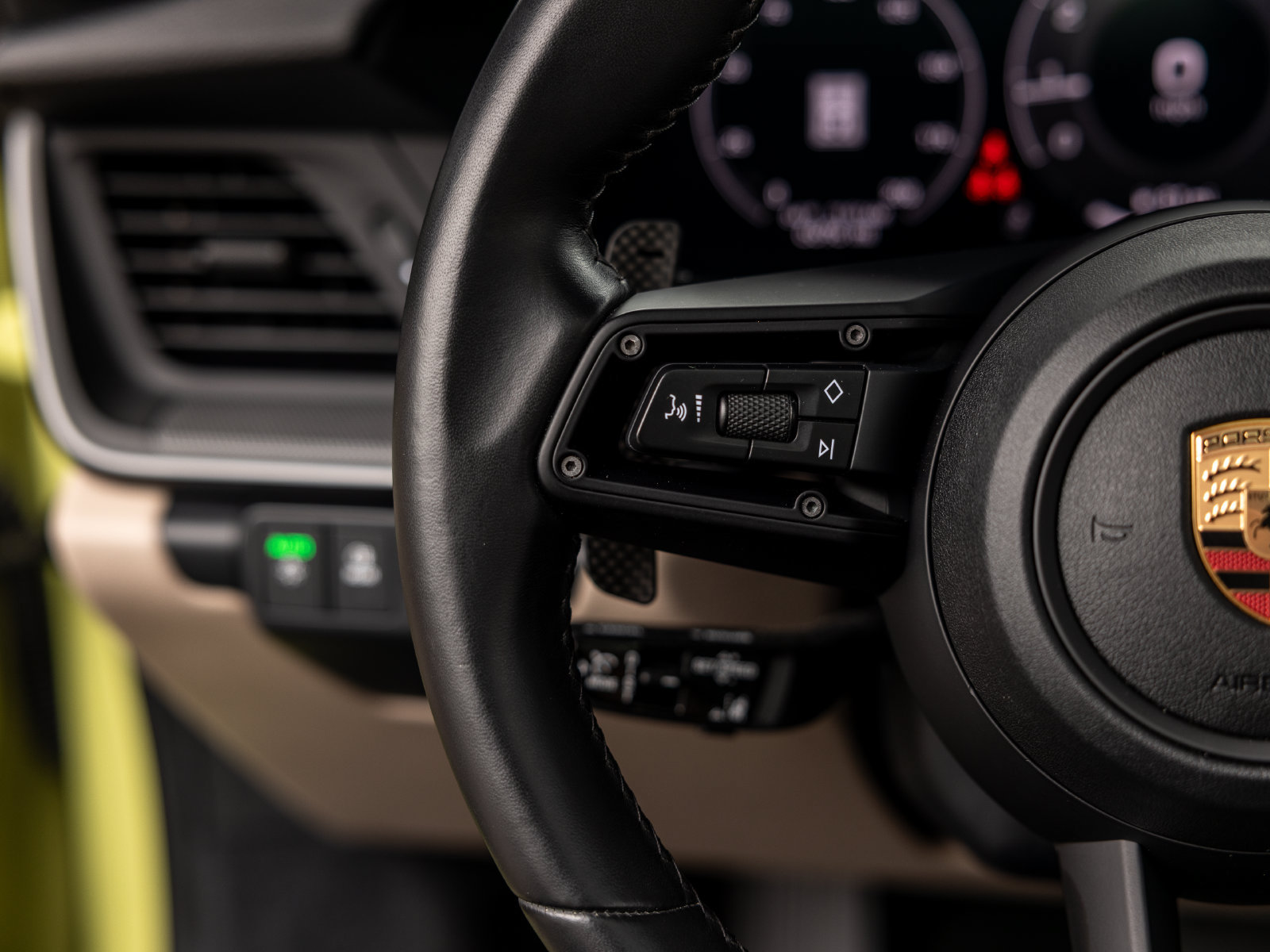 Certified 2025 Porsche 911 Carrera RWD image 39