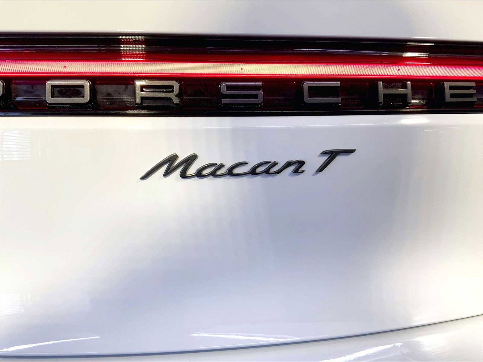 Certified 2023 Porsche Macan Turbo image 35