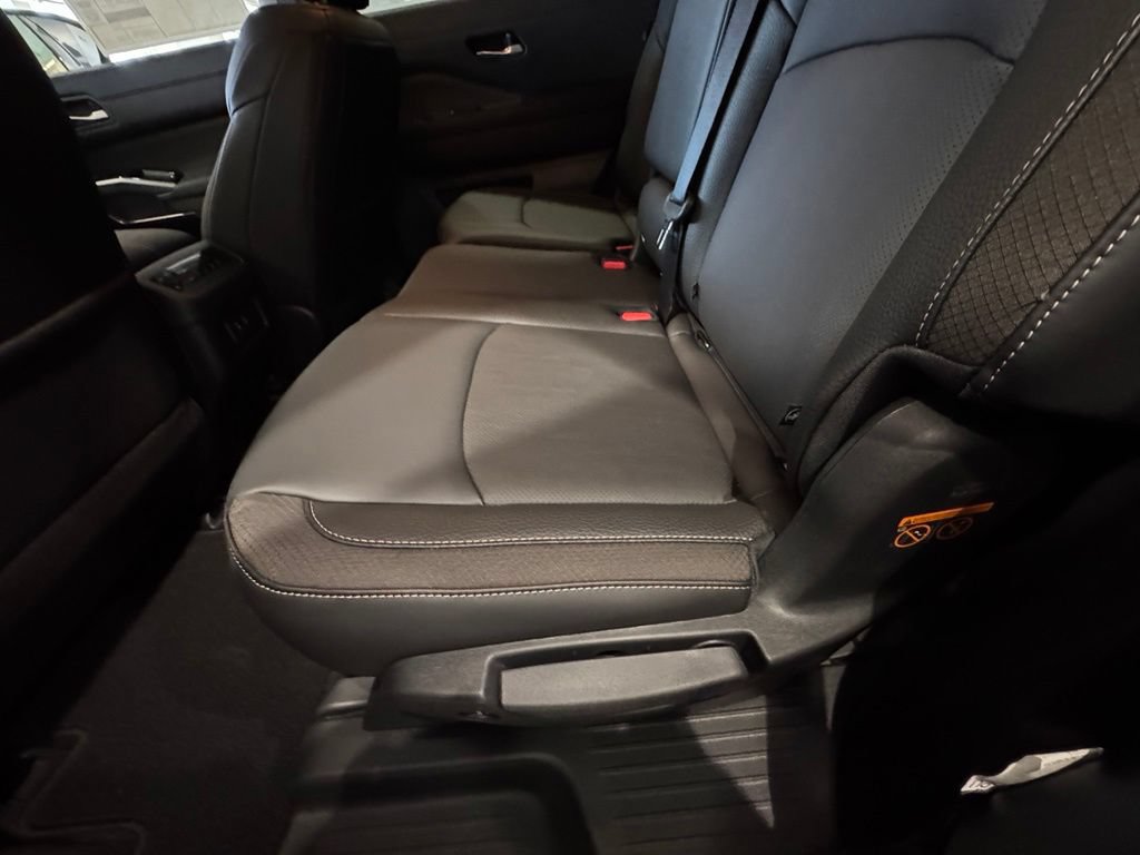 New 2026 Nissan Pathfinder SL FWD image 19
