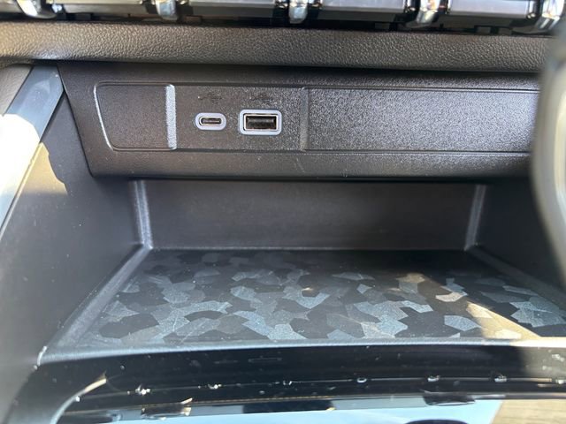 Used 2024 Chevrolet Colorado ZR2 w/ Technology Package image 17