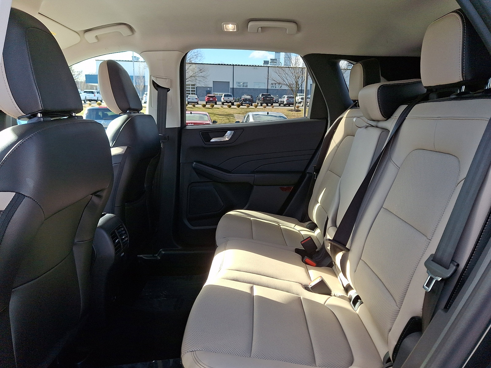 Used 2022 Ford Escape Titanium w/ Class II Trailer Tow Package image 10