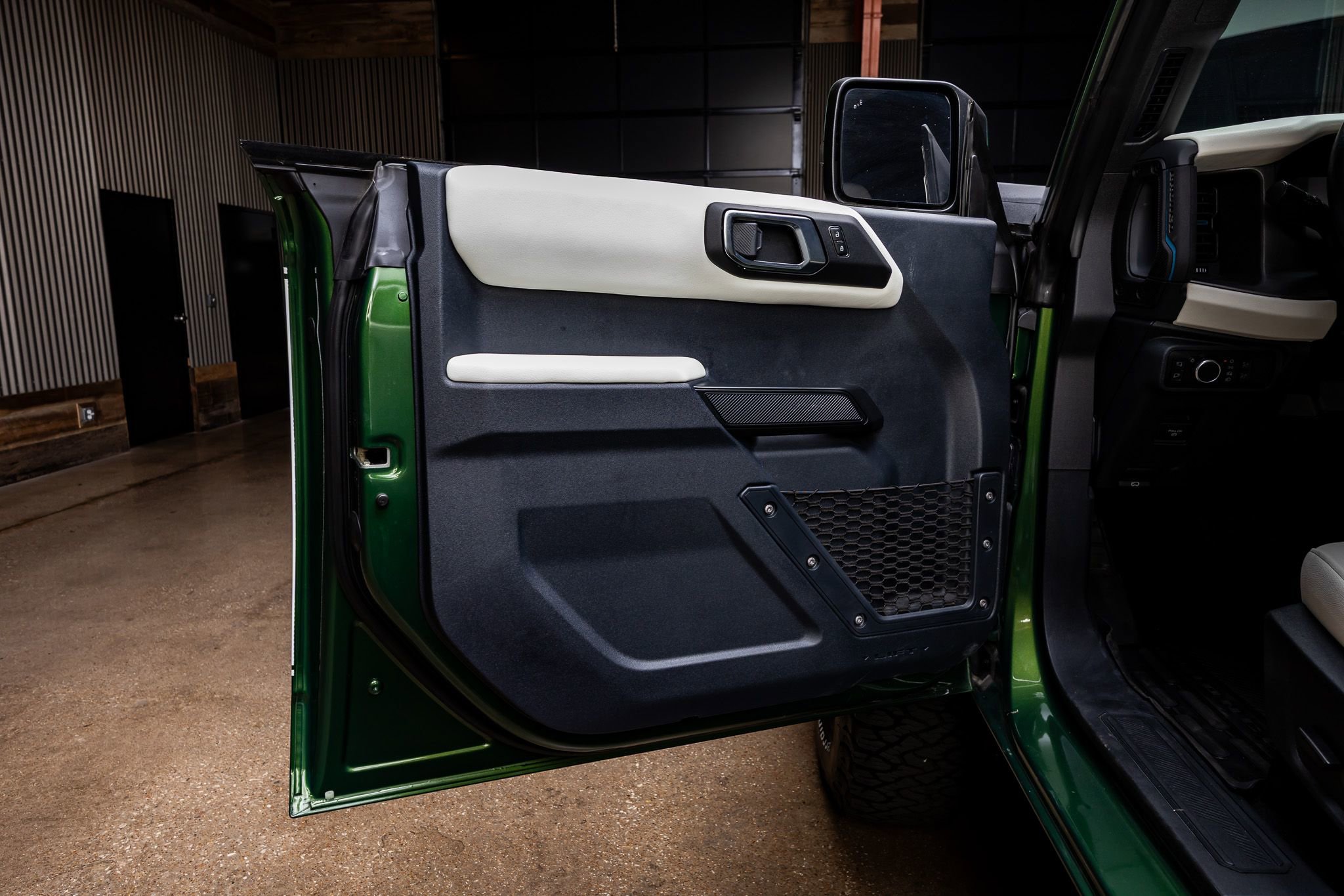 Used 2024 Ford Bronco Wildtrak image 36