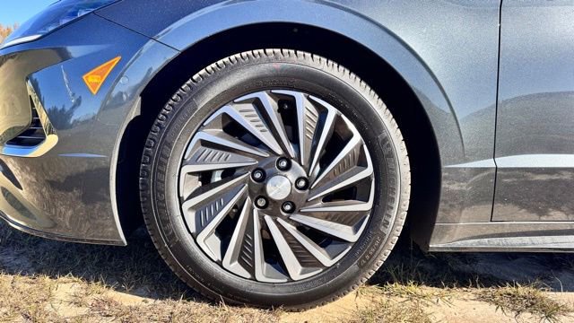 Used 2023 Hyundai Sonata Limited image 11