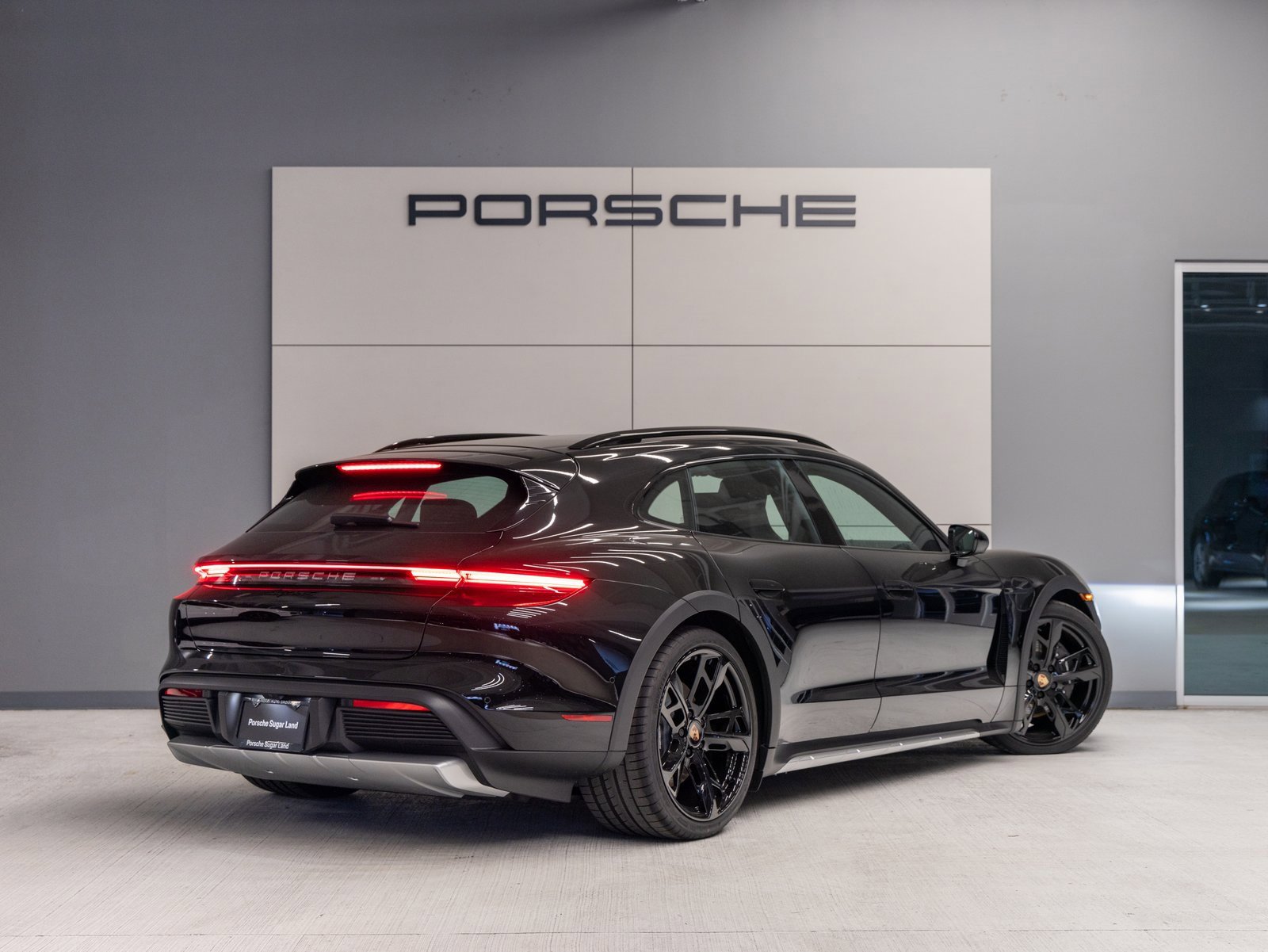 Certified 2025 Porsche Taycan 4 Cross Turismo image 7