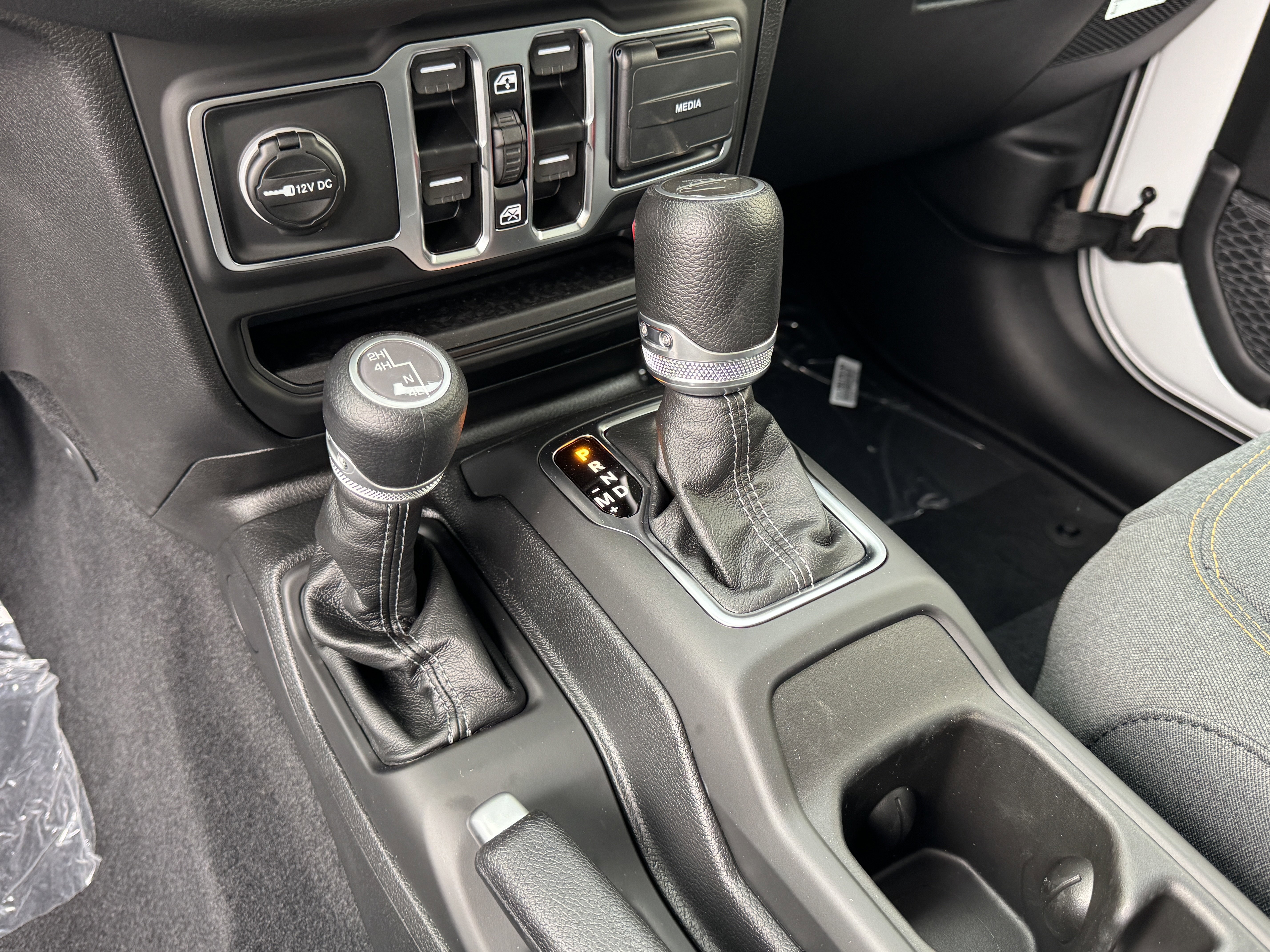 New 2025 Jeep Gladiator Sport image 22