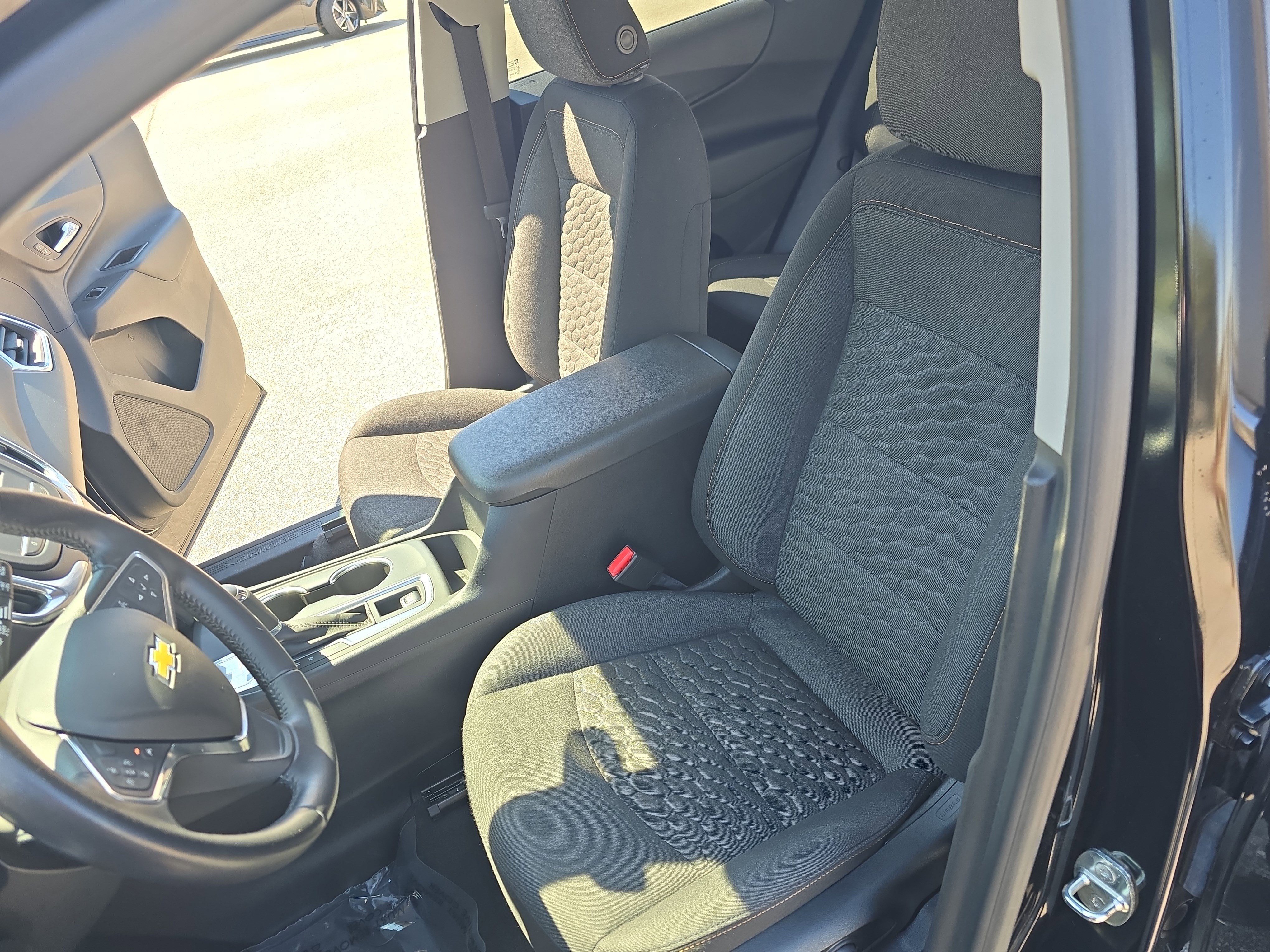 Used 2021 Chevrolet Equinox LT FWD image 15