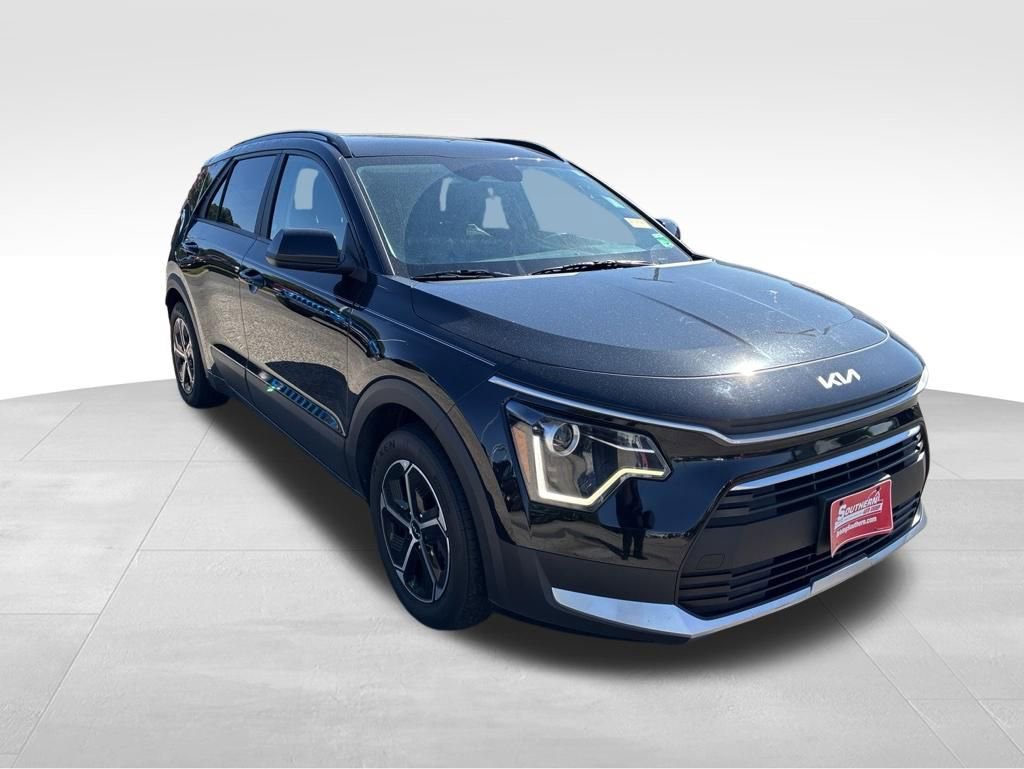 Used 2023 Kia Niro LX FWD image 8