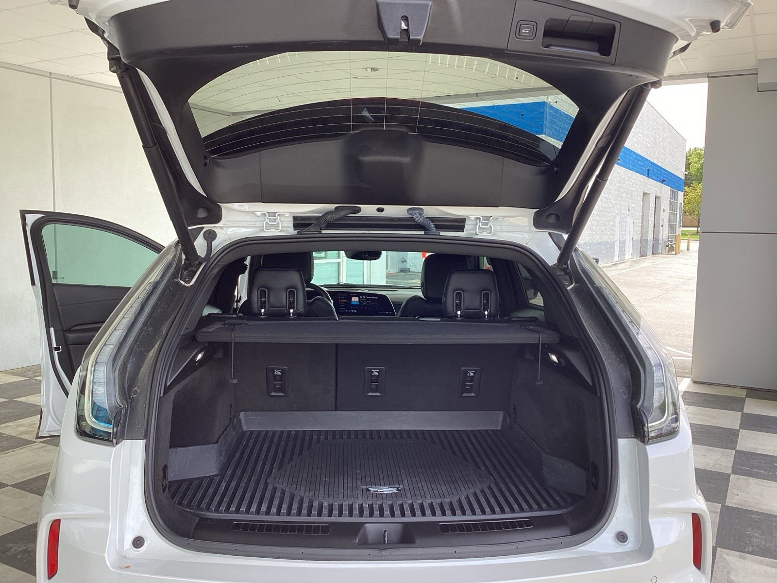 Used 2024 Cadillac XT4 Sport w/ Technology Package image 20