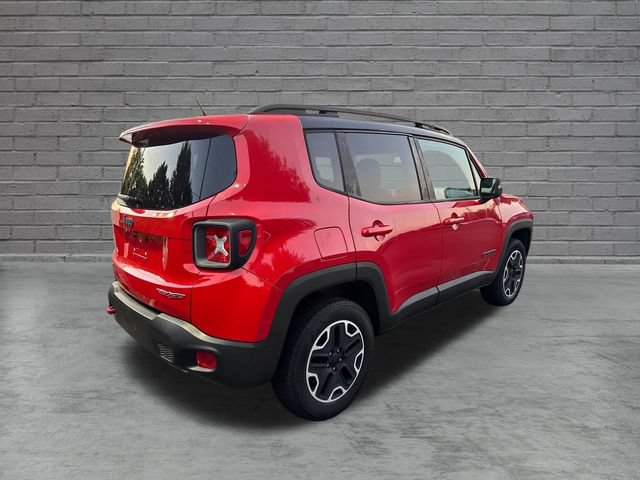 Used 2016 Jeep Renegade Trailhawk w/ Premium Trailhawk Package AWD/4WD image 6