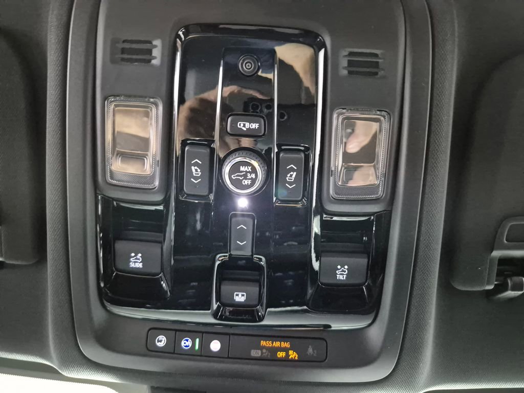 New 2026 Chevrolet Suburban Premier w/ Sun And Tow Package AWD/4WD image 20