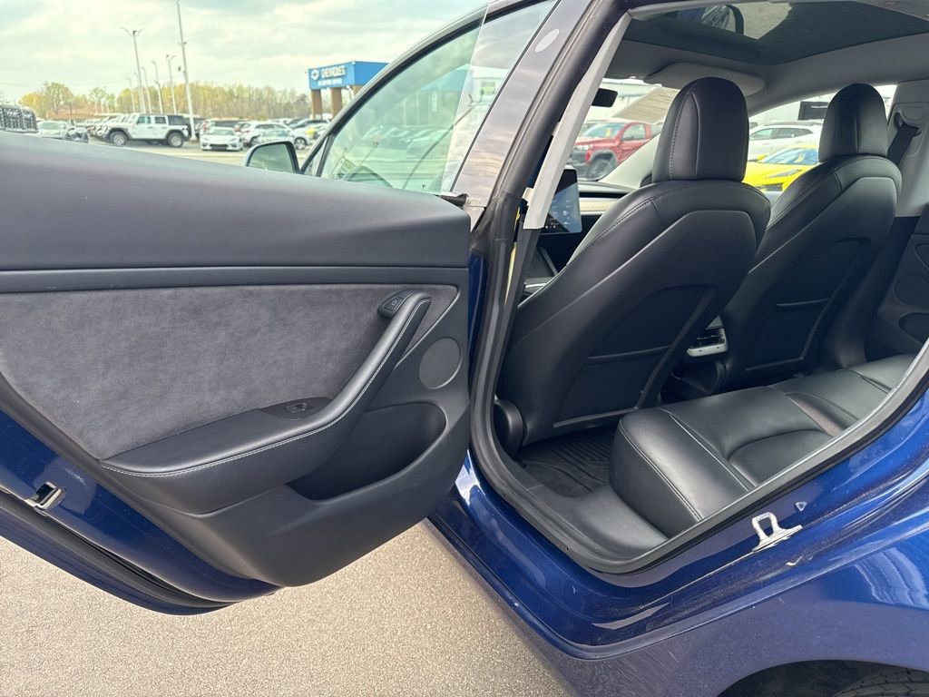 Used 2021 Tesla Model 3 Standard Range Plus RWD image 24