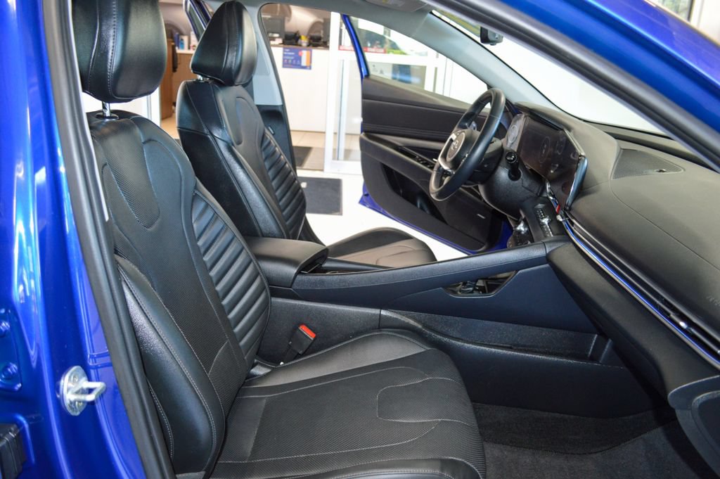 Used 2021 Hyundai Elantra Limited FWD image 8
