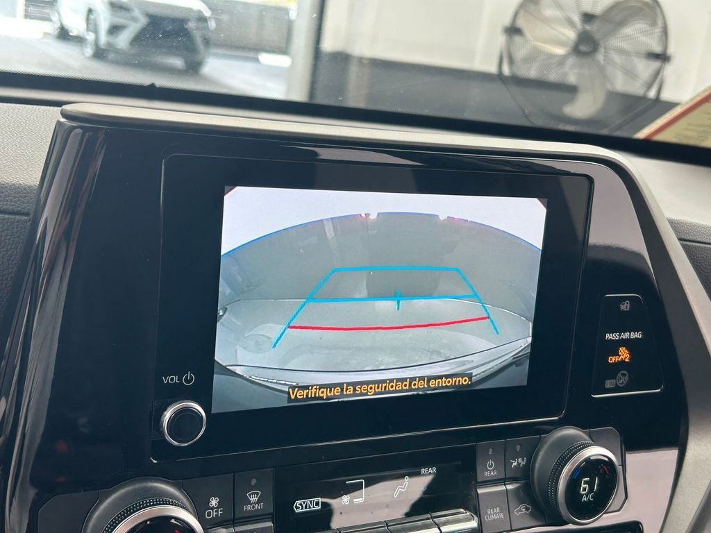 Used 2023 Toyota Highlander LE image 20