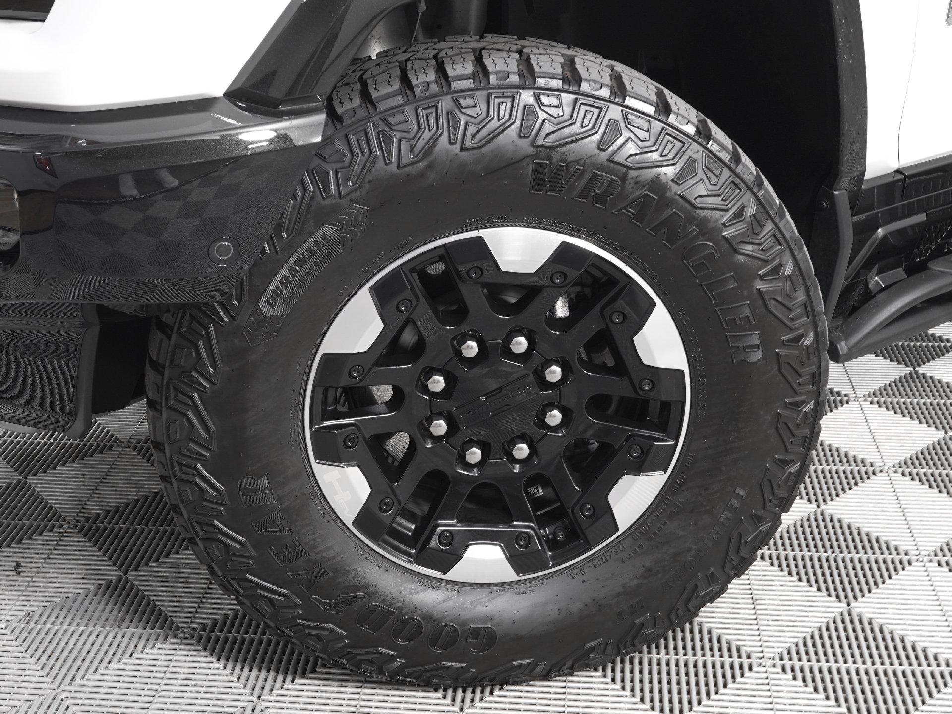Used 2024 GMC Hummer EV 2X w/ Extreme Off-Road Package AWD/4WD image 35