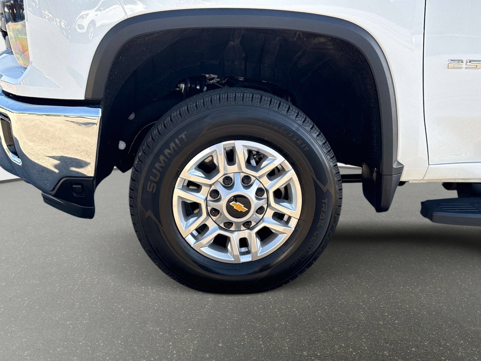 Used 2025 Chevrolet Silverado 2500 LT w/ Convenience Package AWD/4WD image 11