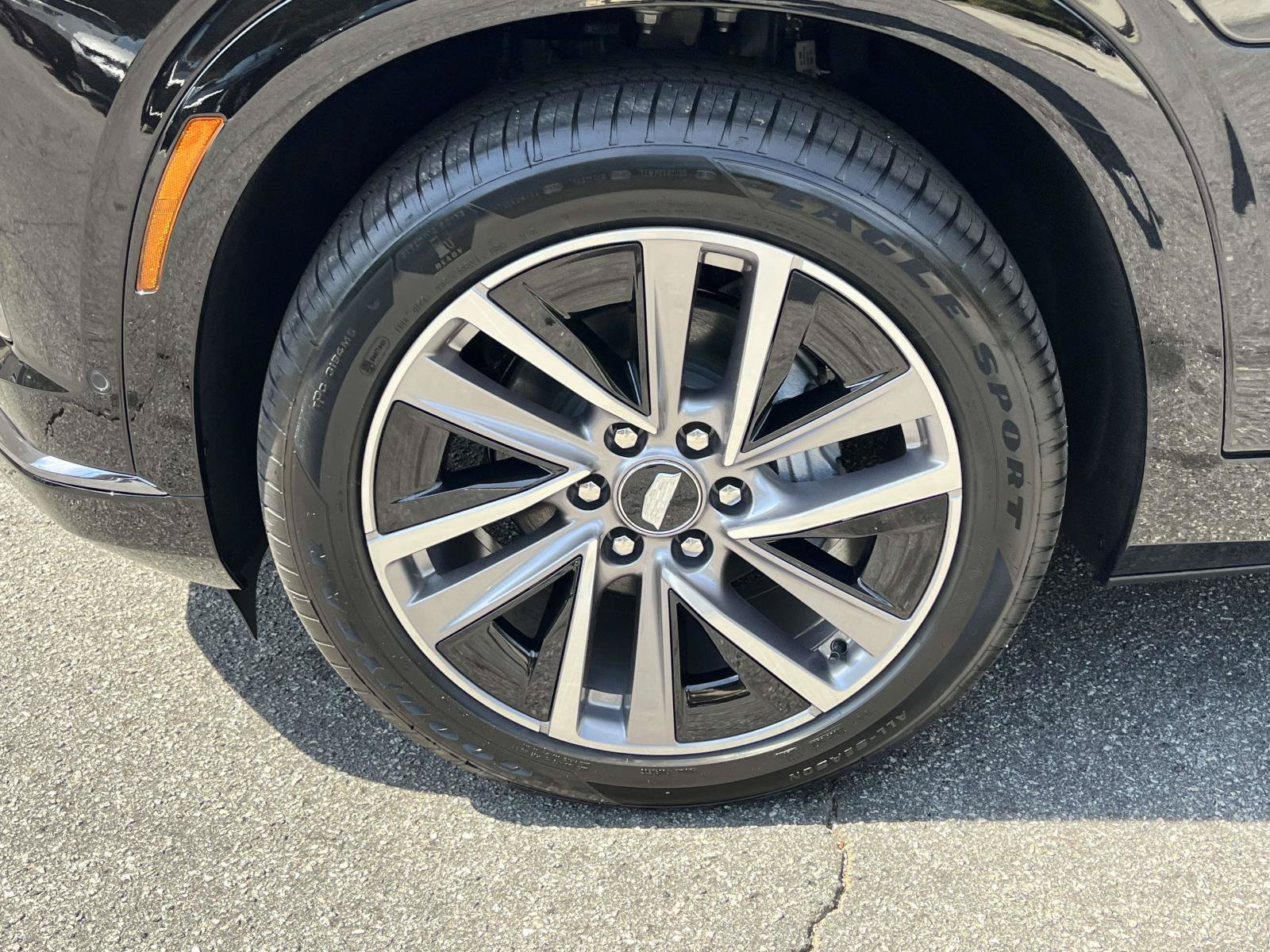 New 2027 Cadillac Vistiq Sport AWD/4WD image 9