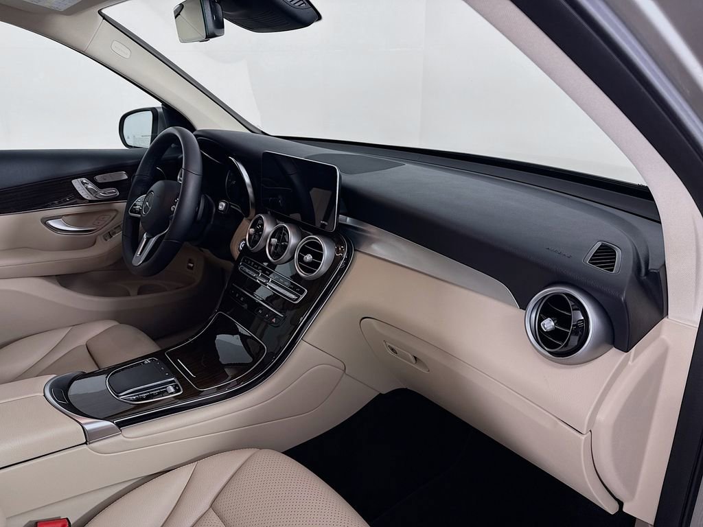 Used 2021 Mercedes-Benz GLC 300 4MATIC image 28