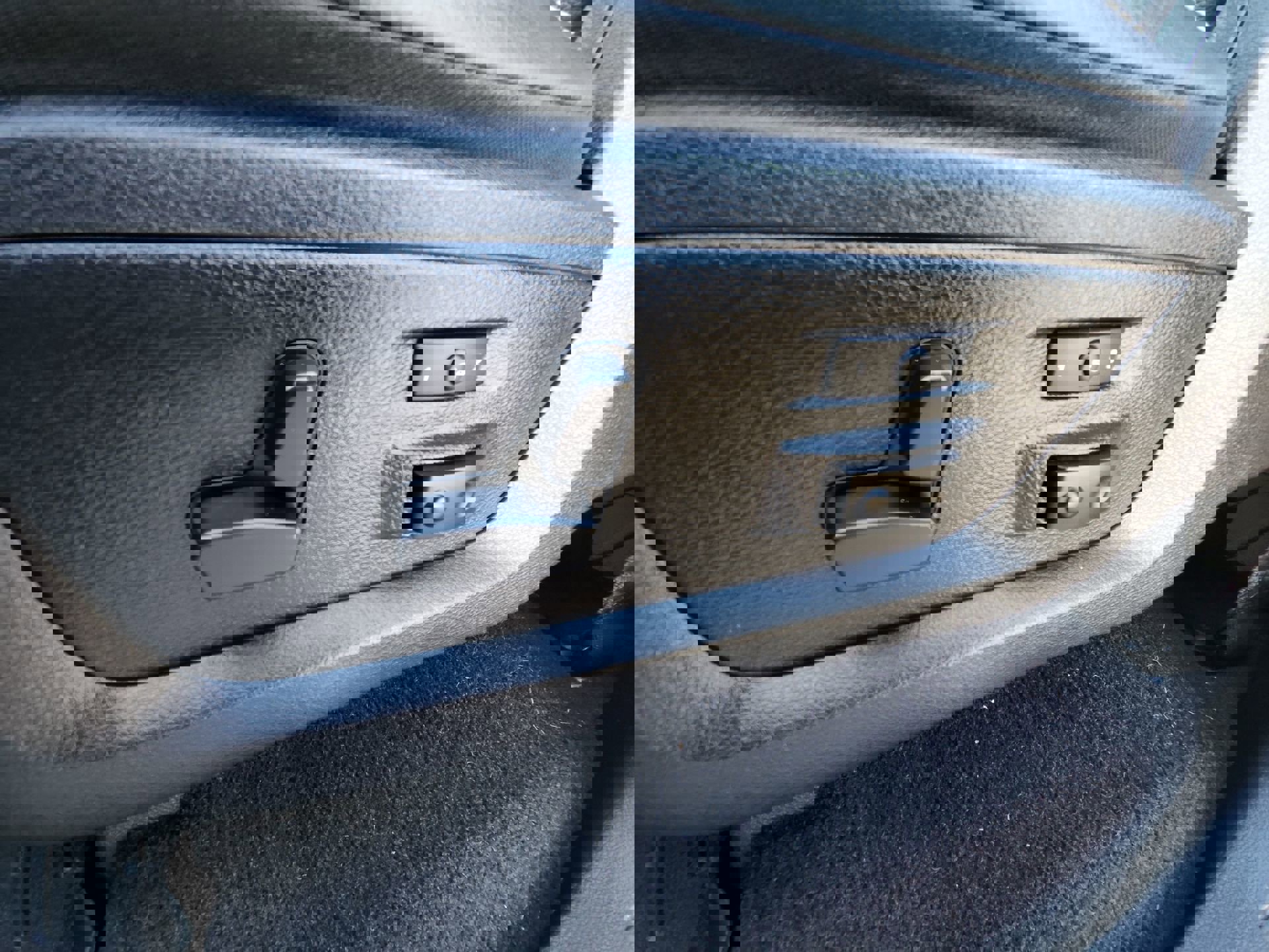 Certified 2016 RAM 1500 Laramie w/ Convenience Group image 14