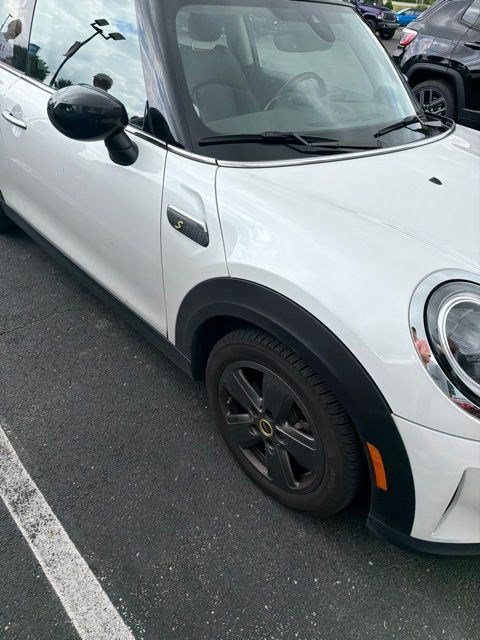 Used 2024 MINI Cooper SE FWD image 2