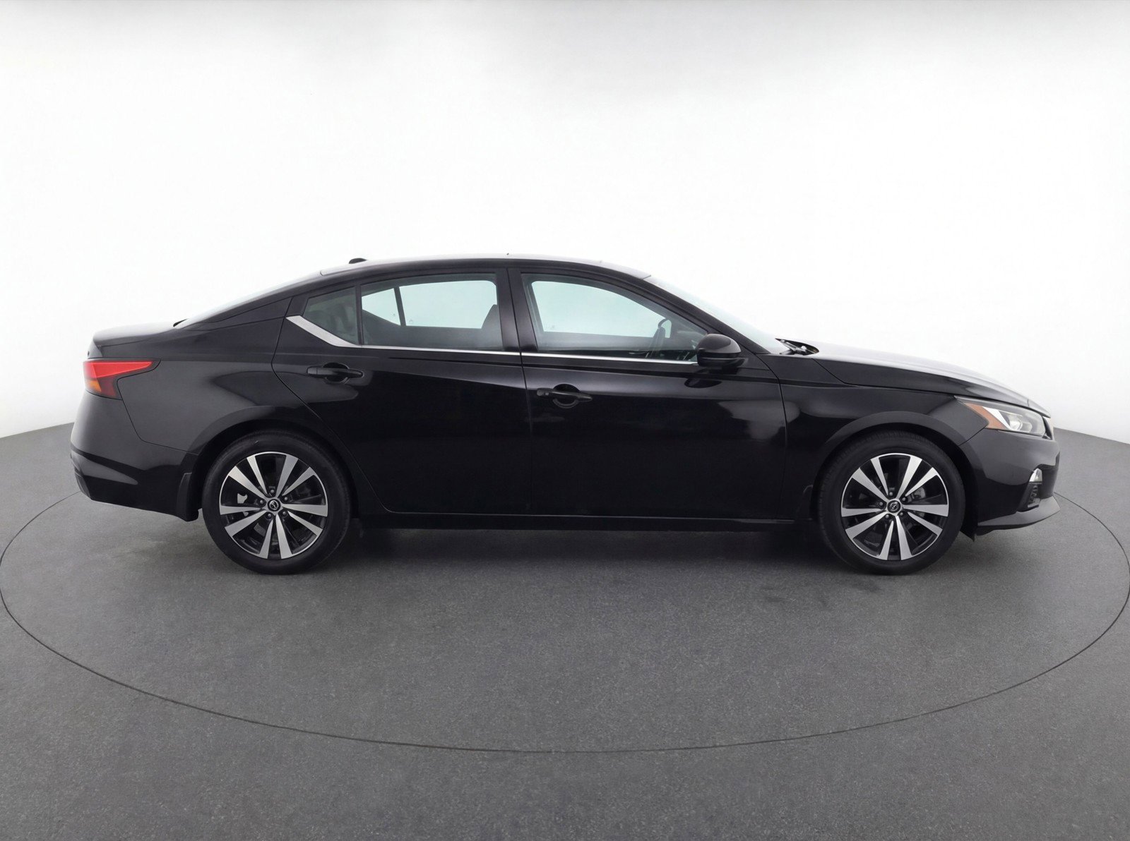 Used 2023 Nissan Sentra SV FWD image 11