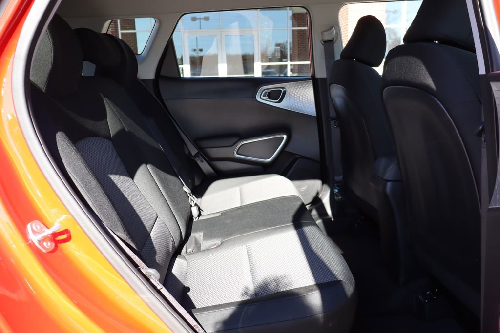Used 2025 Kia Soul LX w/ Option Group 015 image 36