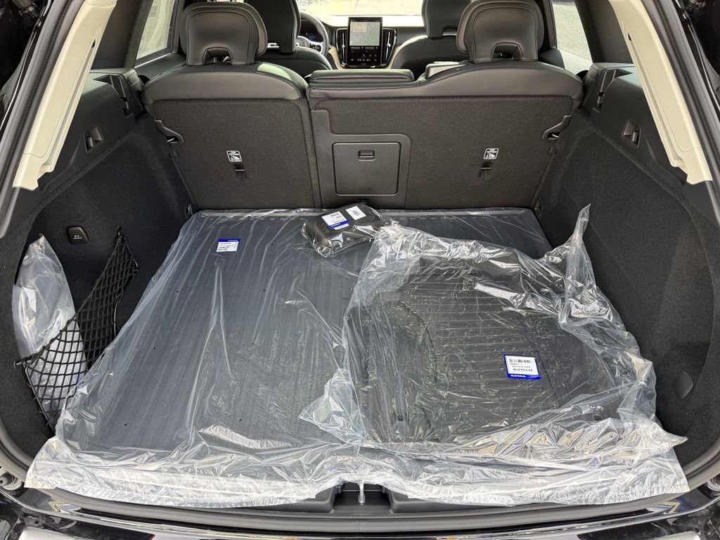 New 2026 Volvo XC60 B5 Ultra w/ Protection Package Premier image 14