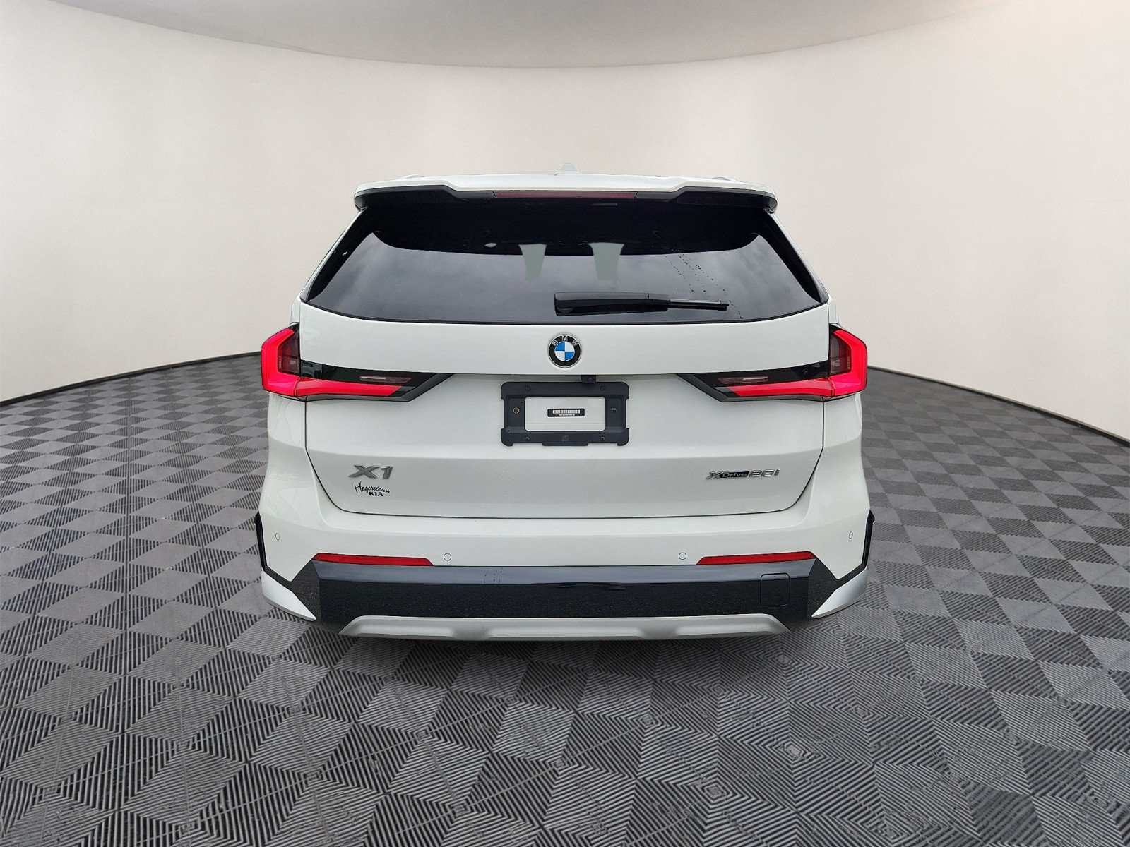 Used 2023 BMW X1 xDrive28i w/ Premium Package AWD/4WD image 5