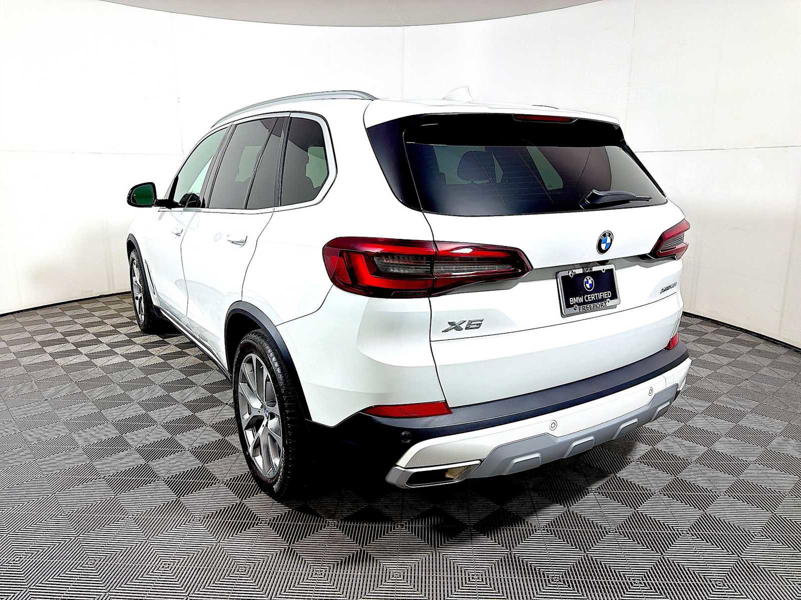 Certified 2023 BMW X5 xDrive40i w/ Premium Package image 5