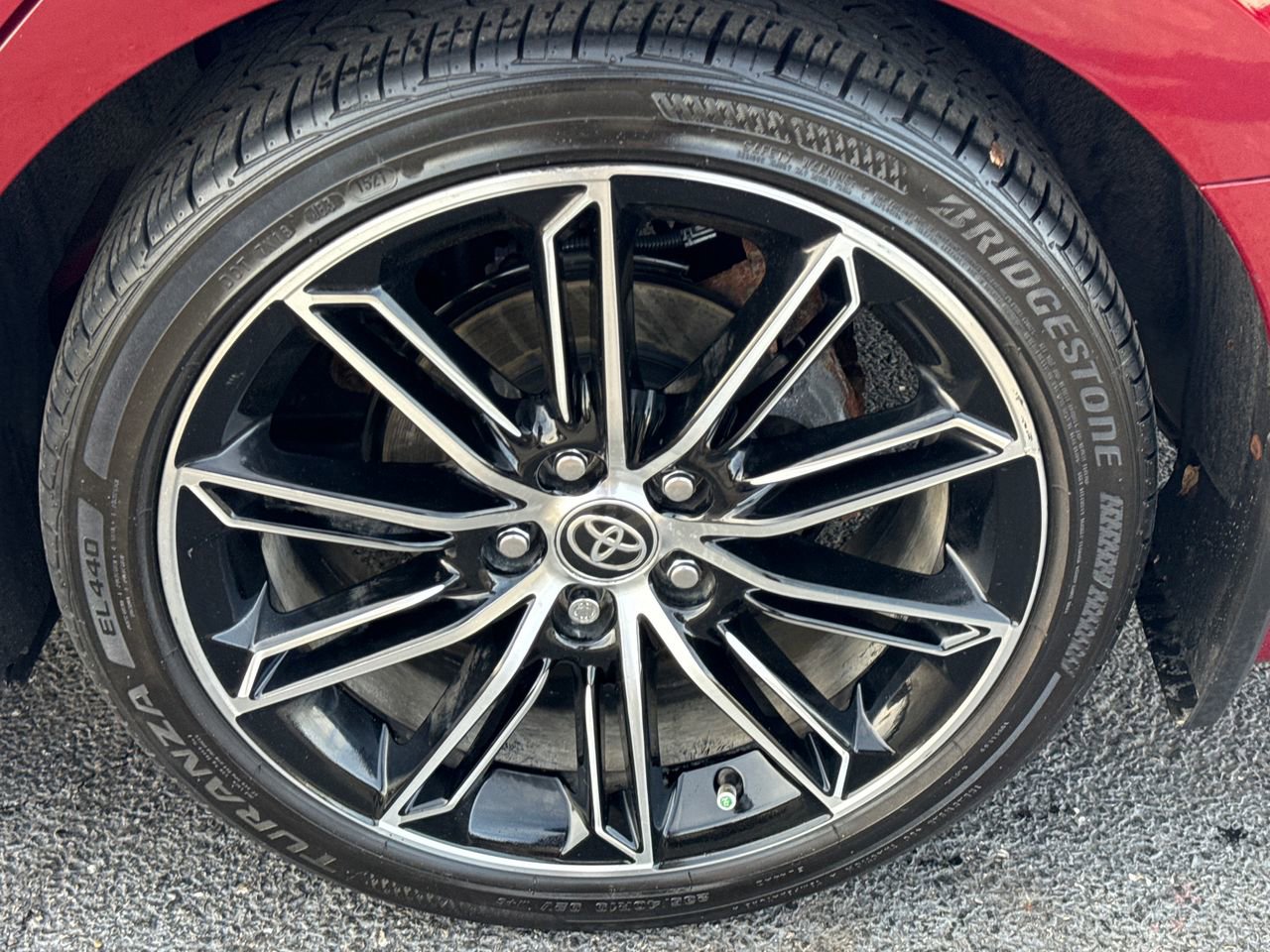 Used 2021 Toyota Avalon XSE image 11