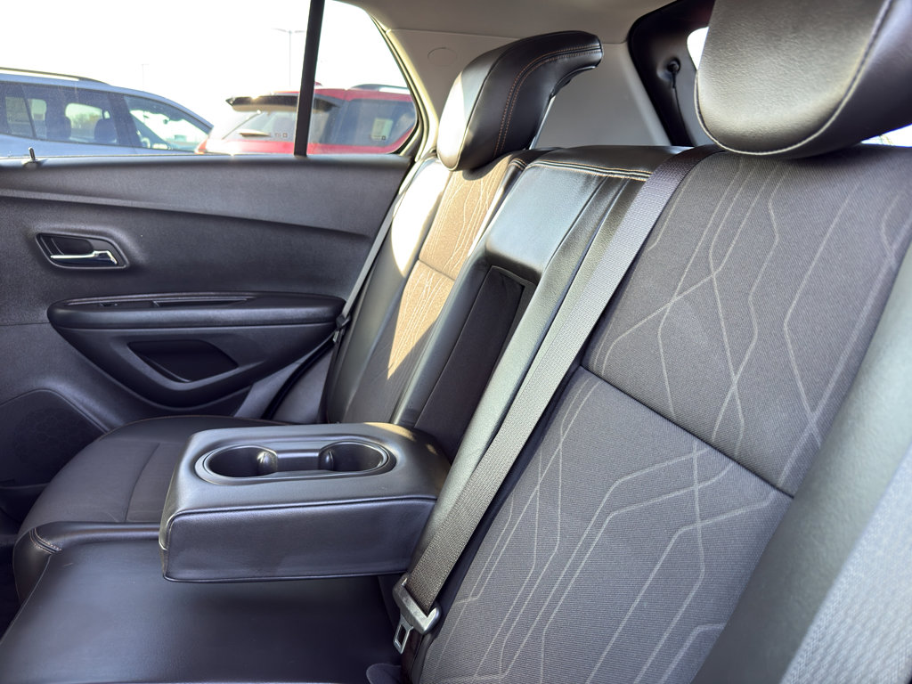 Certified 2022 Chevrolet Trax LT w/ LT Convenience Package image 33
