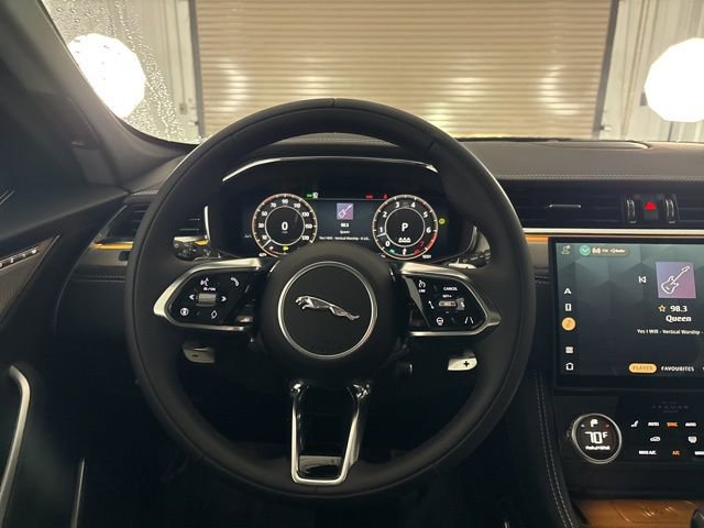 Used 2026 Jaguar F-PACE R-Dynamic S image 24