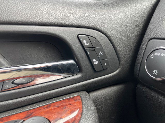 Used 2009 Chevrolet Suburban 2500 LT w/ Luxury Package image 26