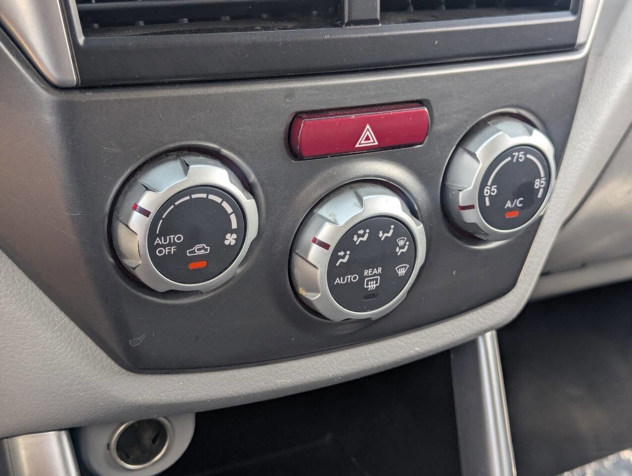 Used 2012 Subaru Forester 2.5X Limited image 30