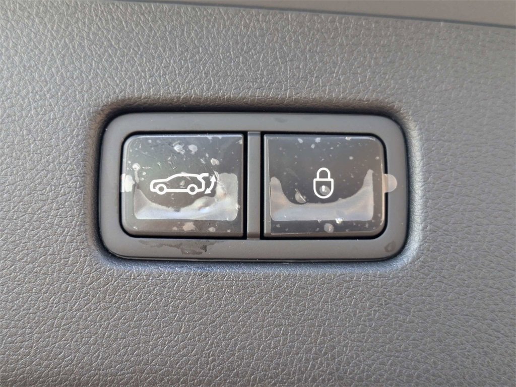 Used 2025 Genesis GV70 3.5T Sport image 15