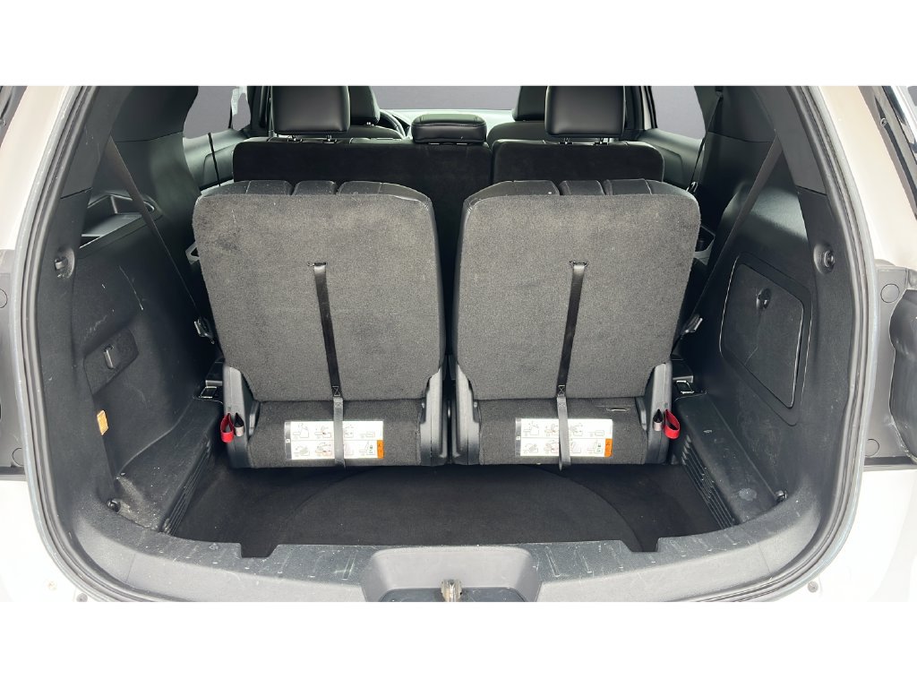 Used 2017 Ford Explorer XLT w/ Equipment Group 202A AWD/4WD image 22