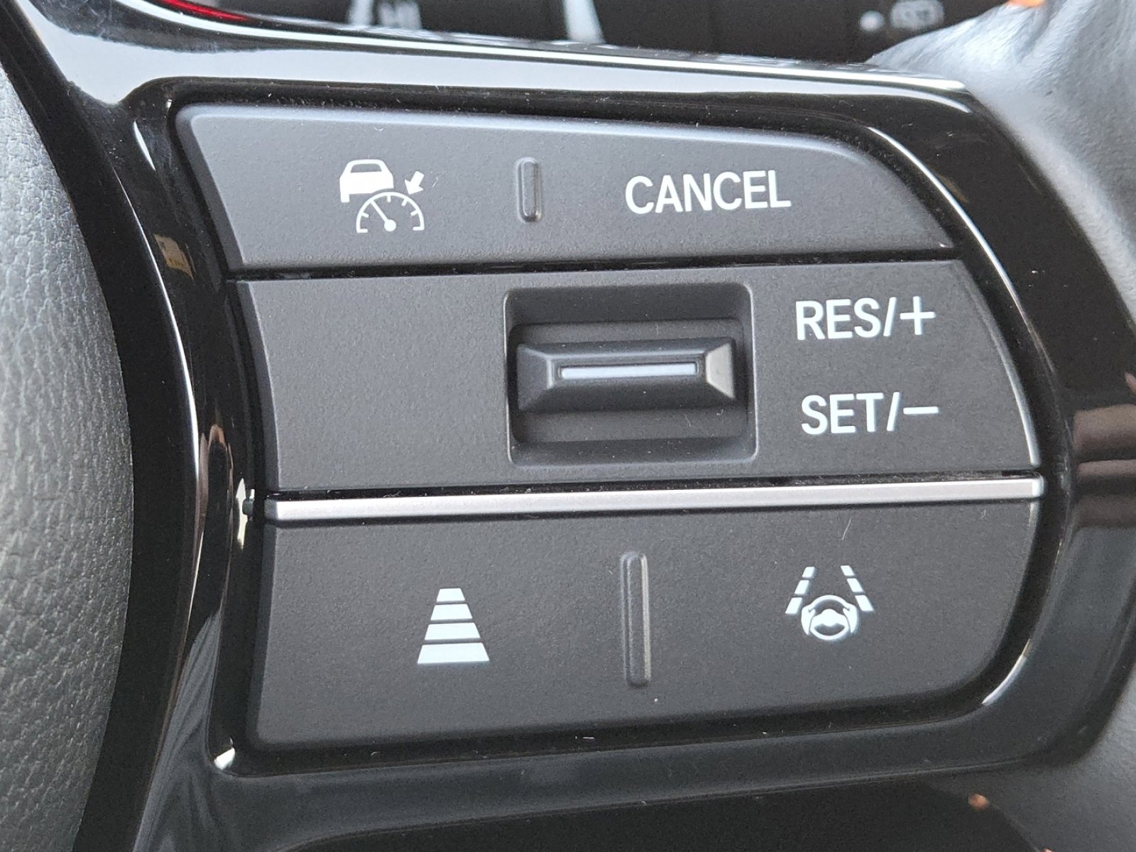 Used 2024 Honda HR-V Sport image 4