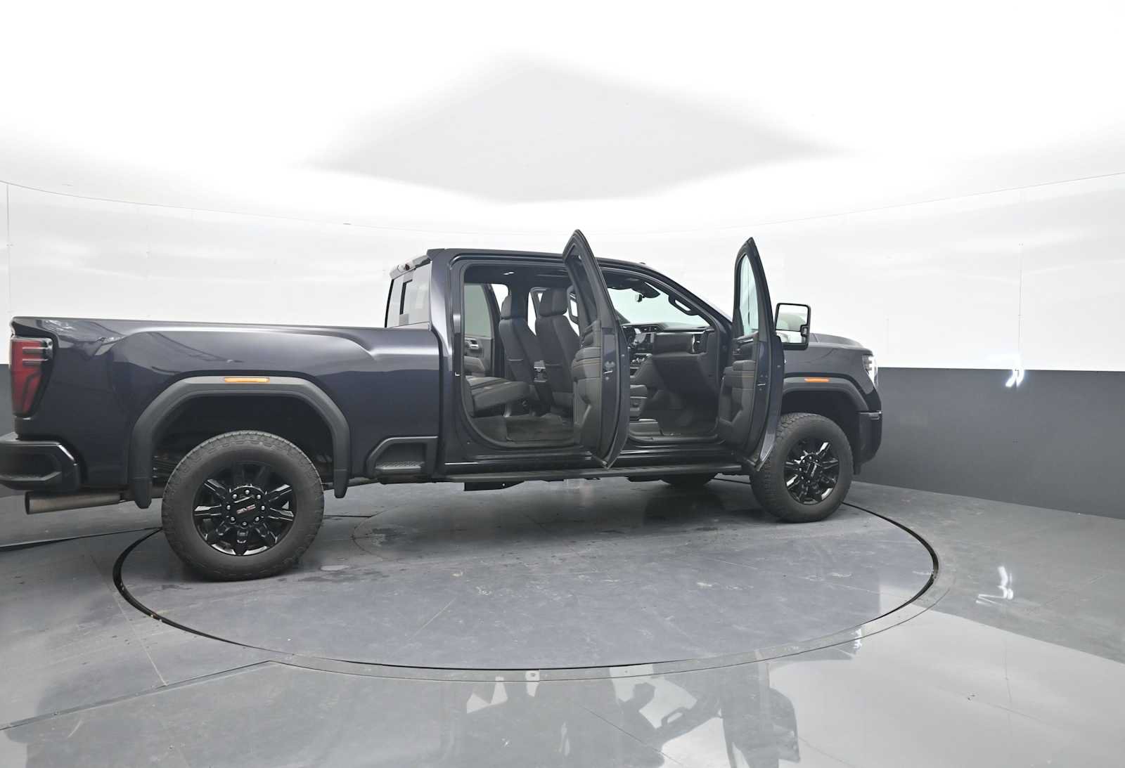 Used 2024 GMC Sierra 2500 AT4 w/ AT4 Premium Plus Package AWD/4WD image 64