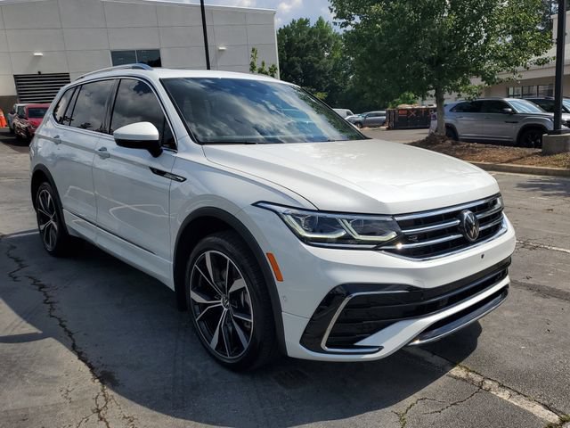 Certified 2024 Volkswagen Tiguan SEL R-Line AWD/4WD image 3