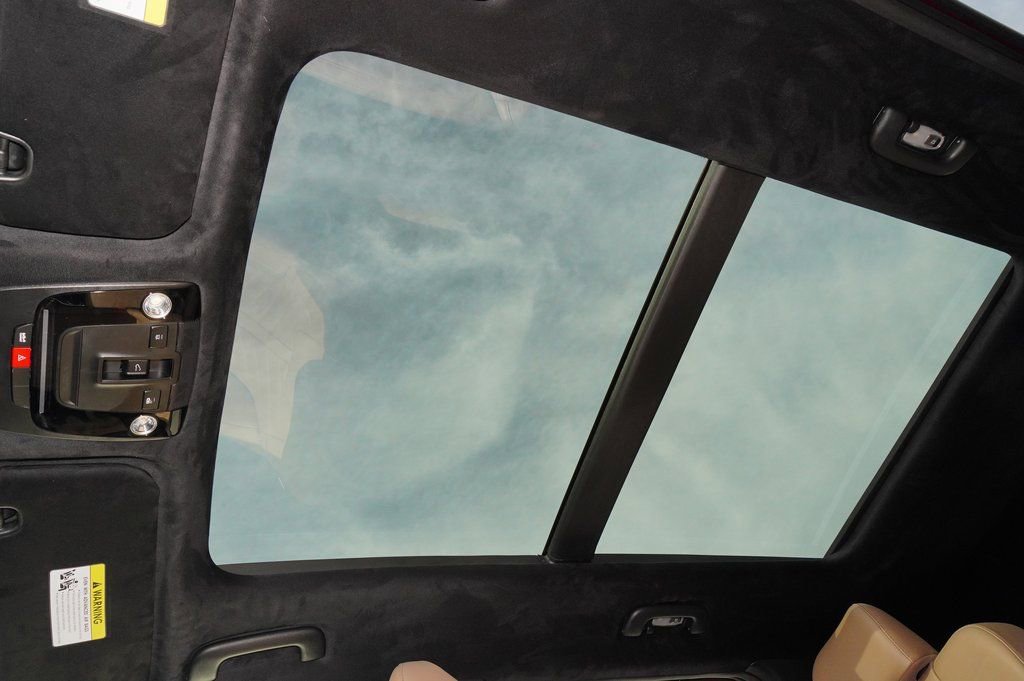 Used 2024 Kia Sorento SX Prestige w/ Olive Brown Leather Package image 8